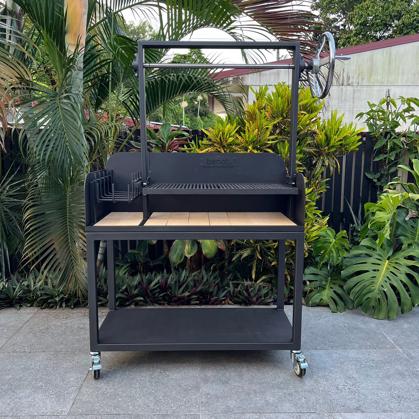 800 Series Freestanding Parrilla with Brasero