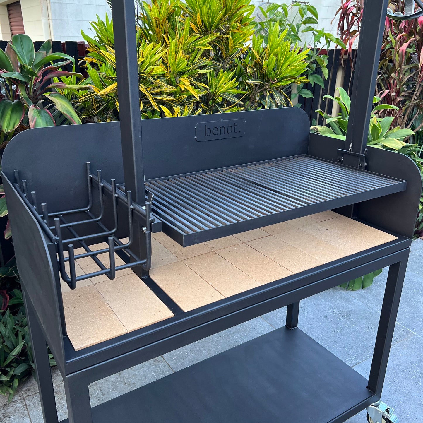 800 Series Freestanding Parrilla with Brasero