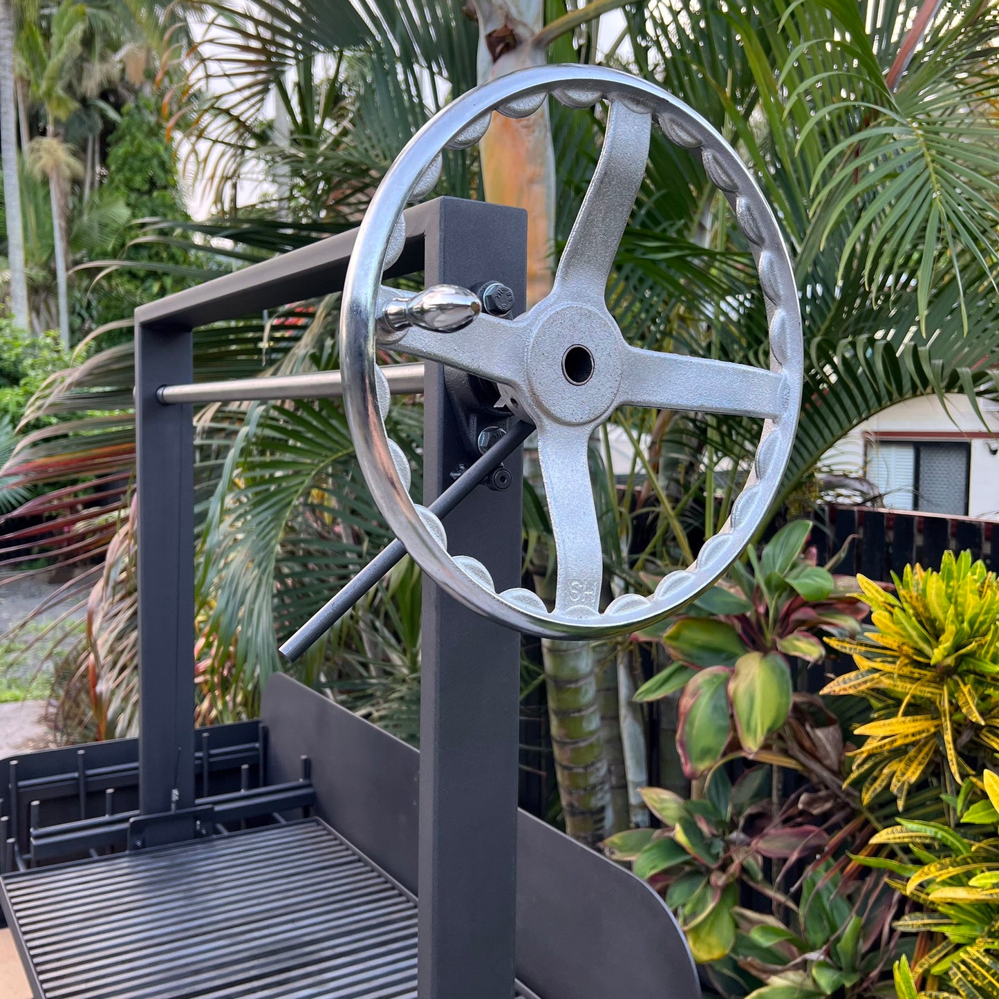 800 Series Freestanding Parrilla with Brasero