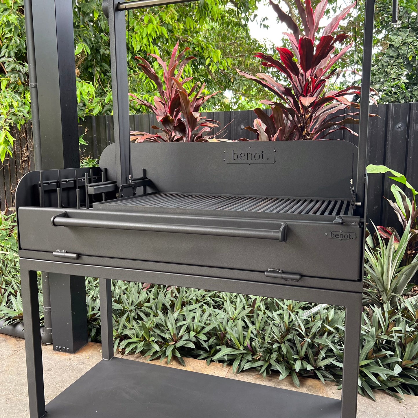 800 Series Freestanding Parrilla with Brasero & Front Door