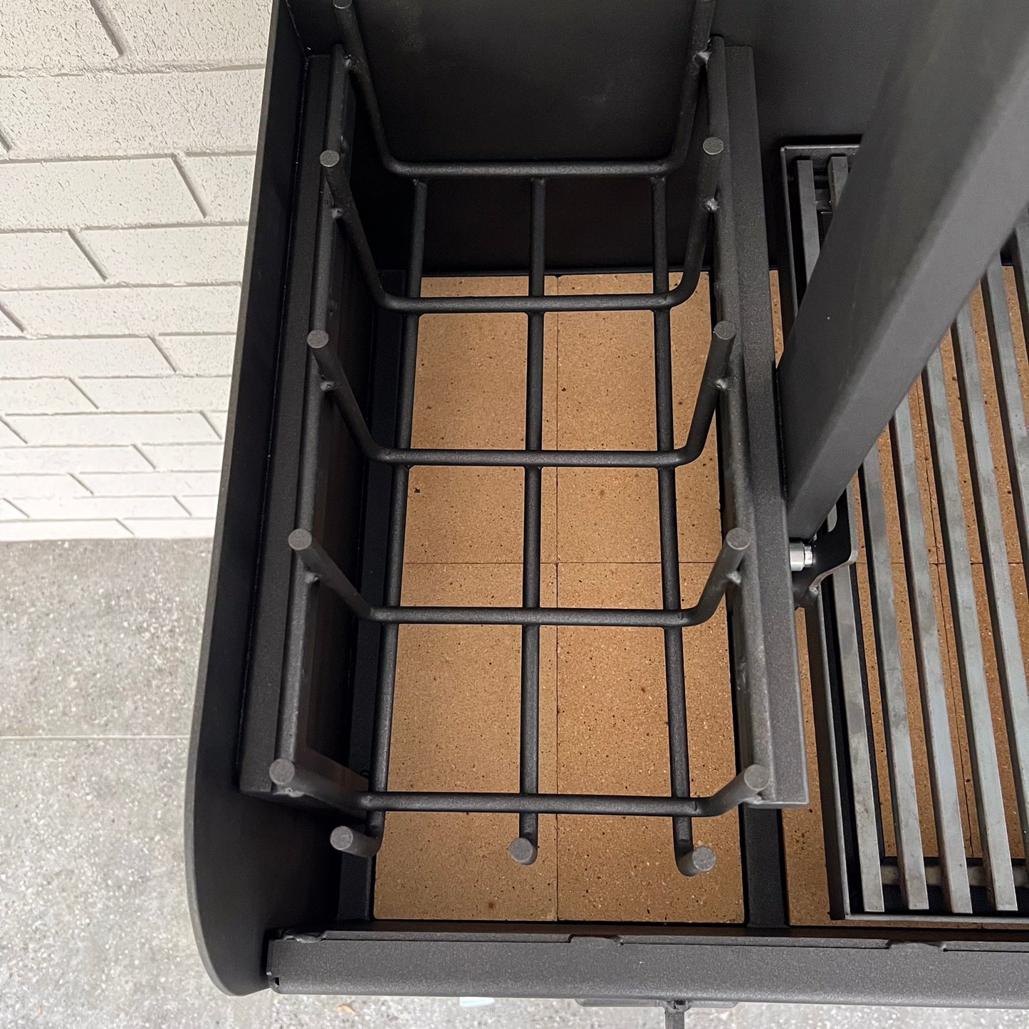 800 Series Built-In/Benchtop Parrilla with Brasero & Front Door