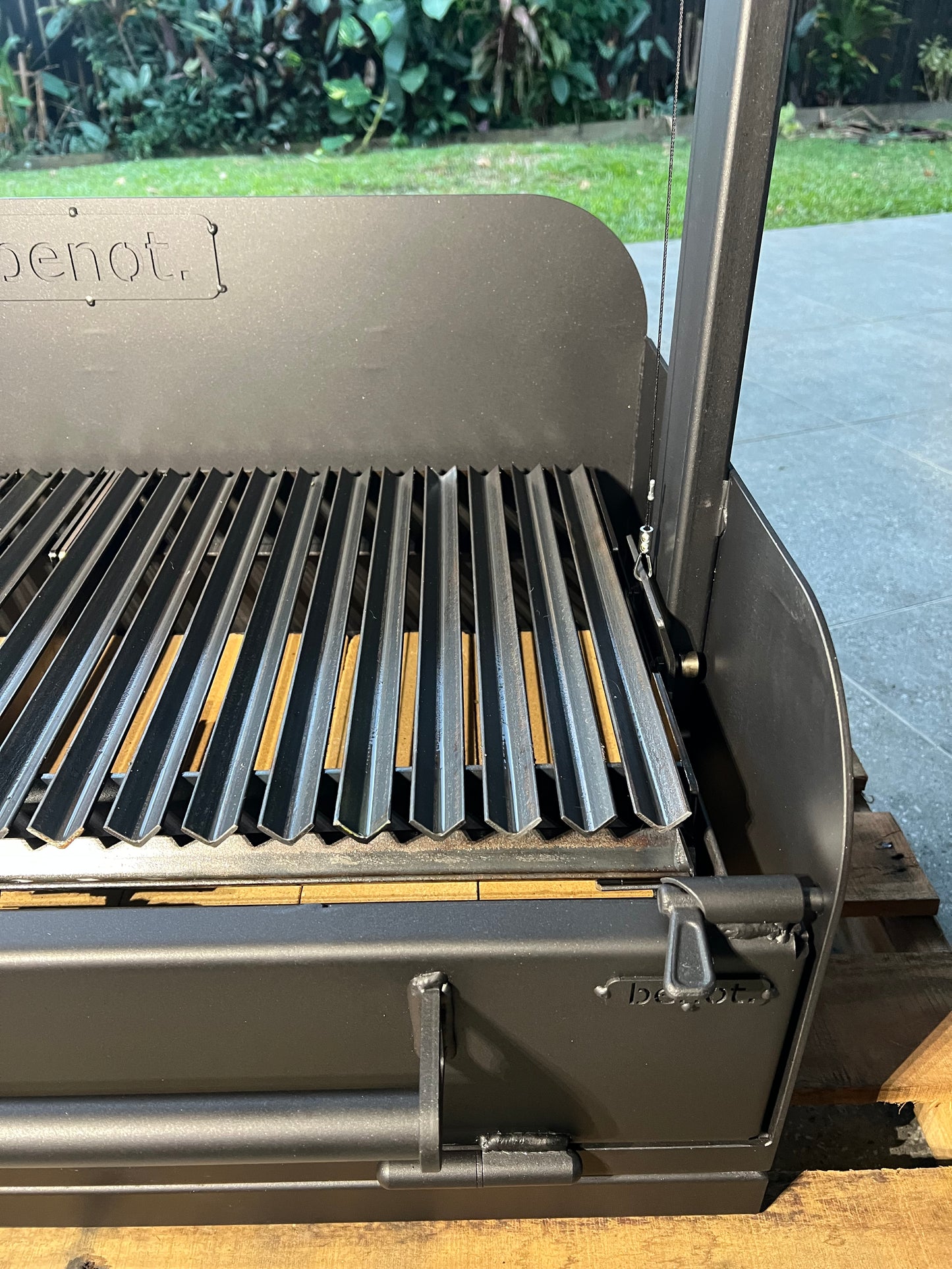 Benot 800 Series V-Grate Grill