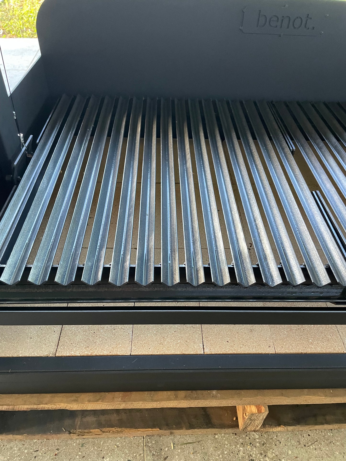Benot 800 Series V-Grate Grill