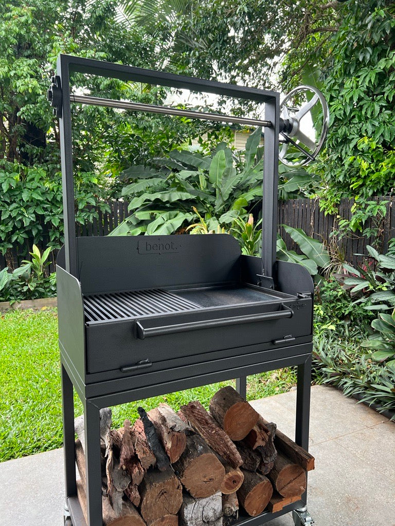 800 Series Freestanding Parrilla with Front Door