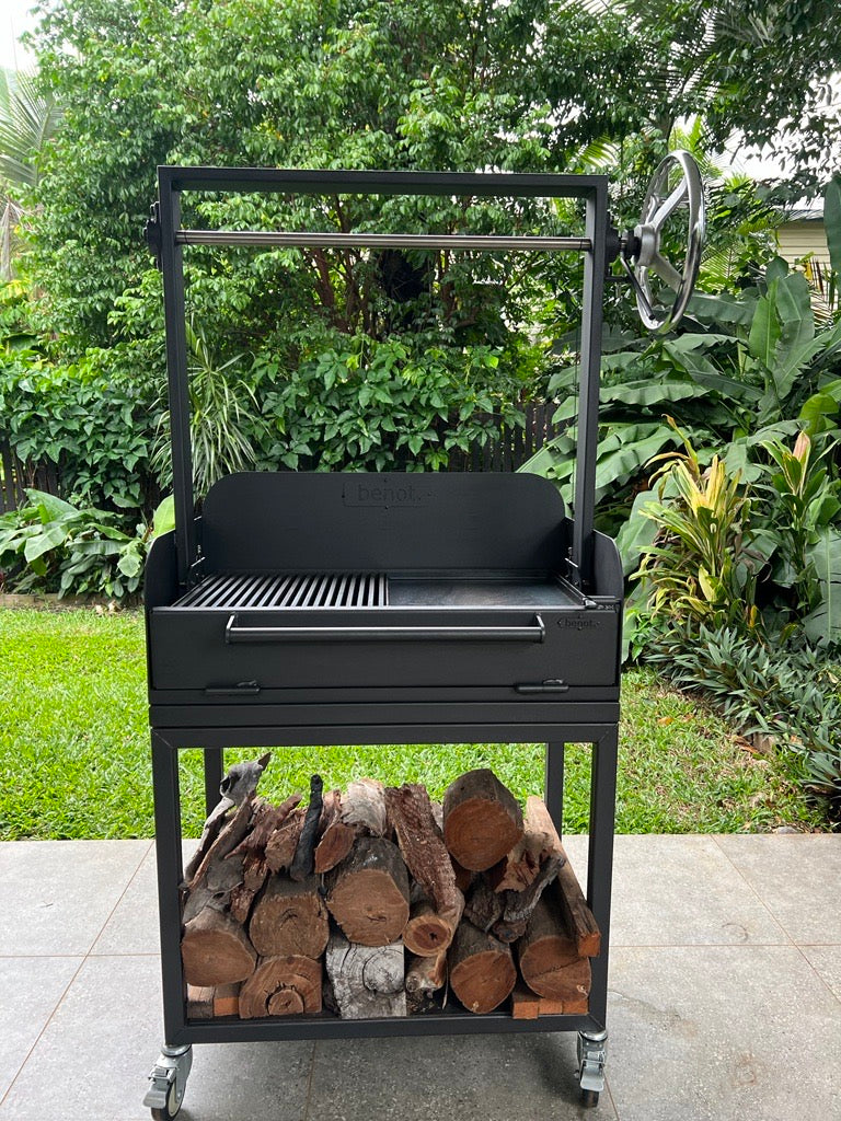 800 Series Freestanding Parrilla with Front Door