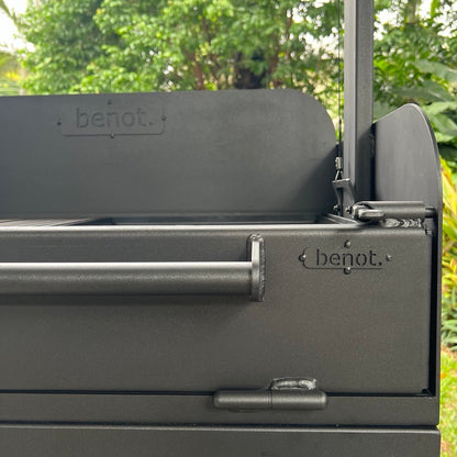 800 Series Freestanding Parrilla with Front Door